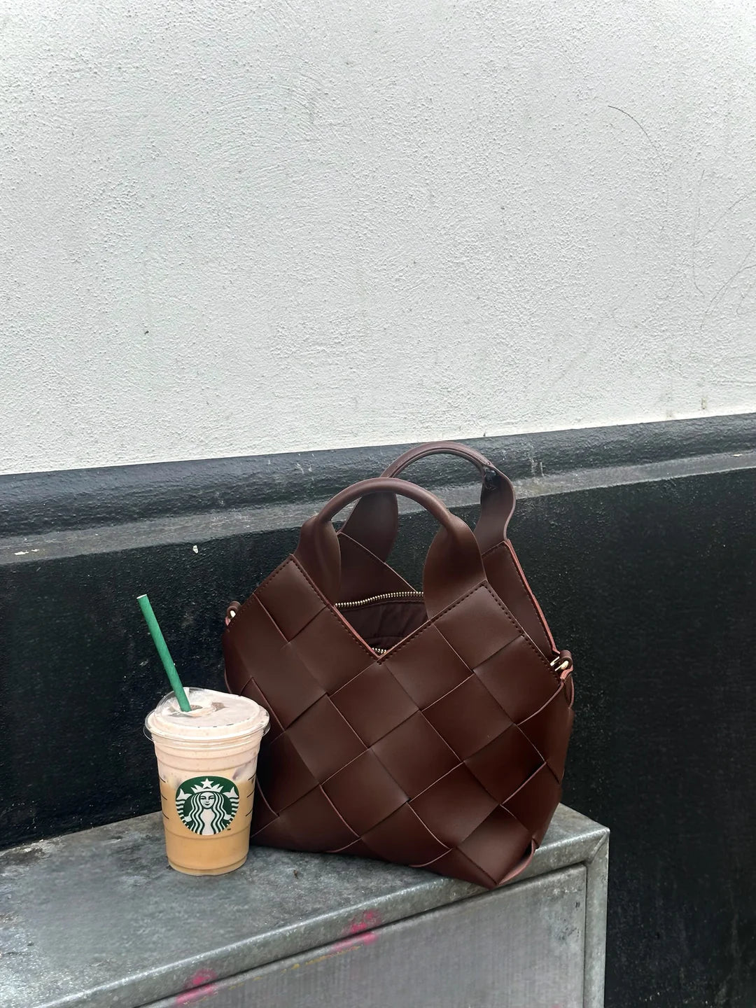 Marly Stilfuld Vævet Taske | Perfekt til Alle Sæsoner!