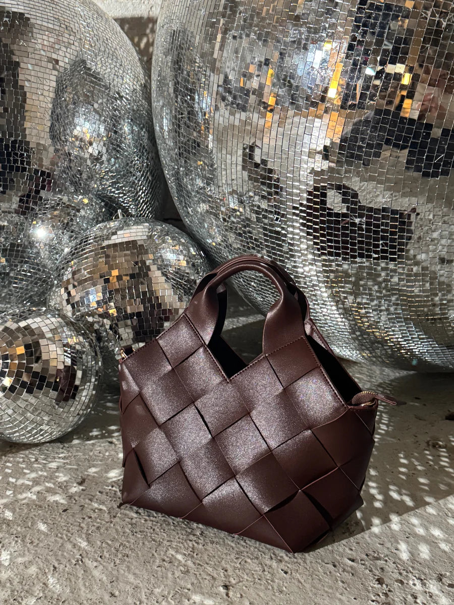 Marly Stilfuld Vævet Taske | Perfekt til Alle Sæsoner!