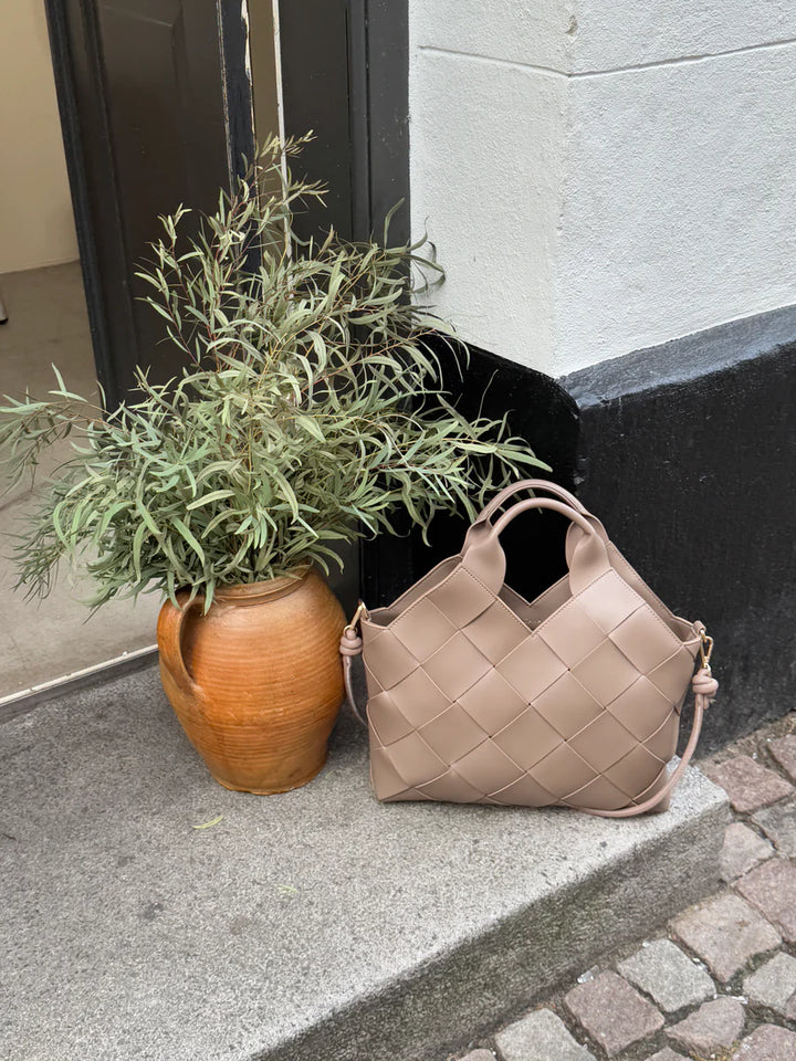 Marly Stilfuld Vævet Taske | Perfekt til Alle Sæsoner!