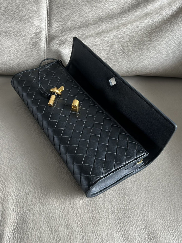 Leah | Woven Clutch