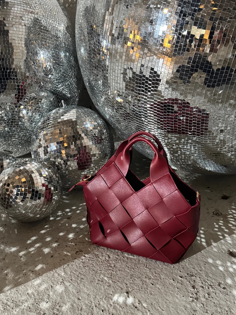 Marly Stilfuld Vævet Taske | Perfekt til Alle Sæsoner!